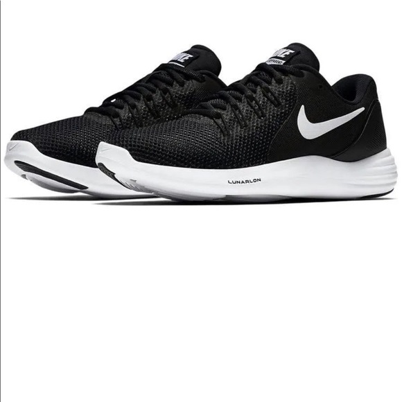 Nike Shoes - Nike running shoes